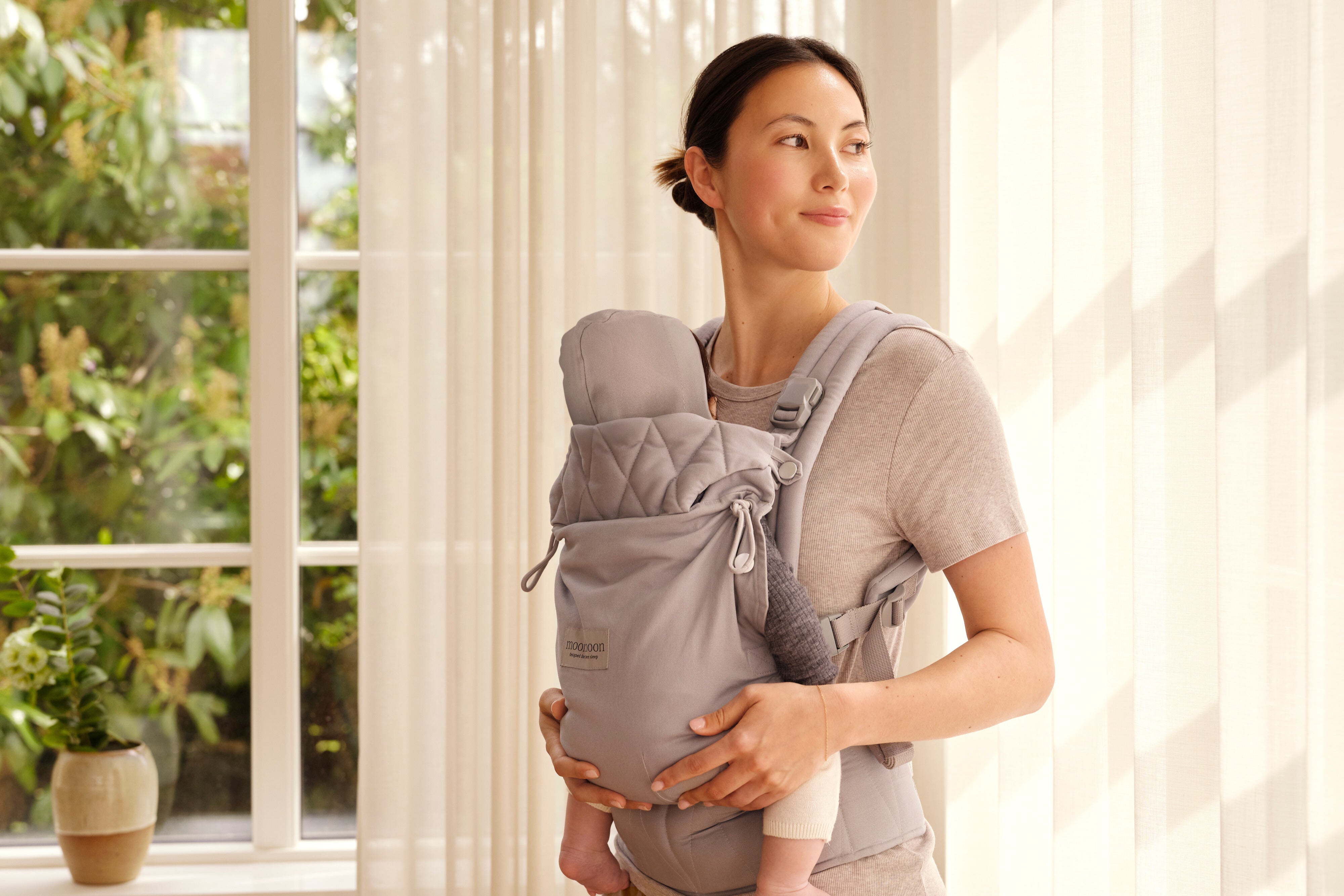 New in: the baby carrier